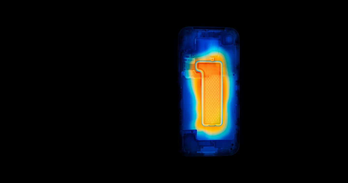 Thermal view of the Apple iPhone 17 Pro vapour chamber